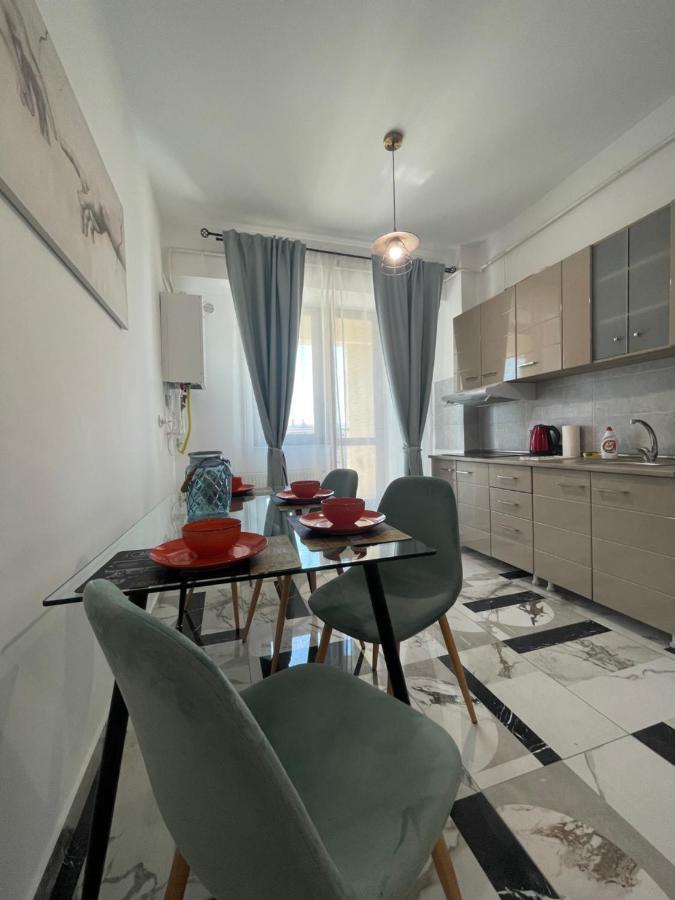 Family Apartment Near Palas Mall Iasi Exterior foto